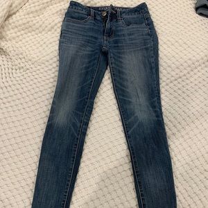 00 mid rise American Eagle jeans